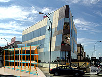 Edificio ad uso uffici, locali commerciali e parcheggi, ubicato nel Poligono Industriale di Granadal (Córdoba)